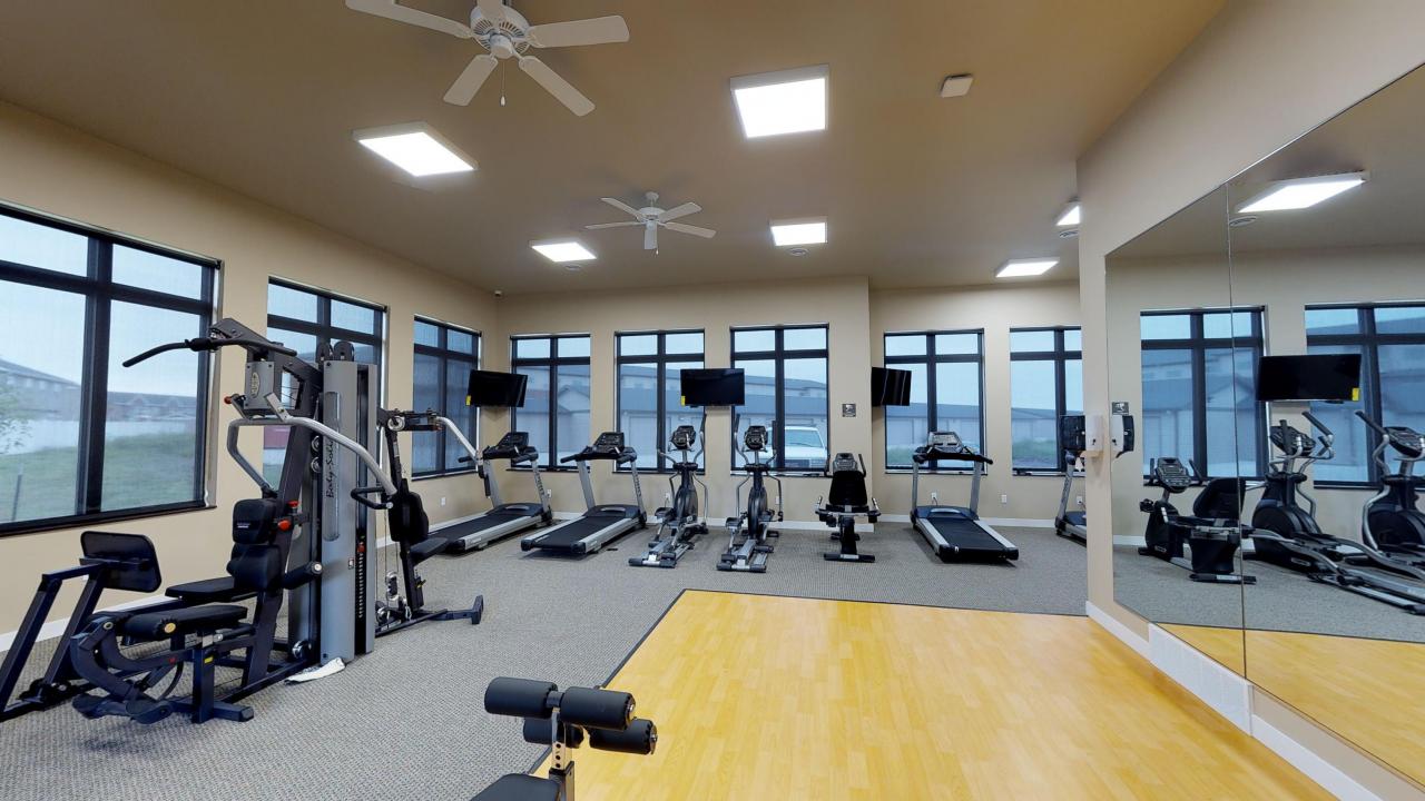 Apartments with swimming pools and fitness centers